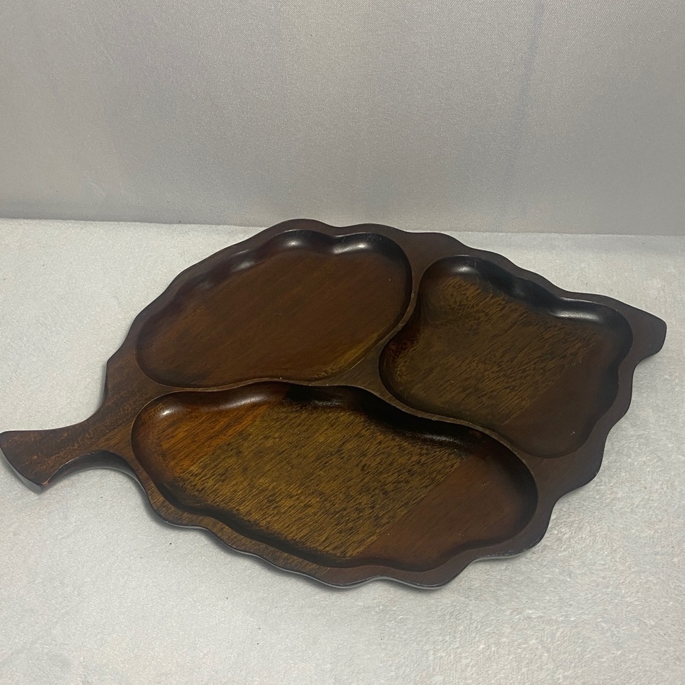 Wood leaf snack tray